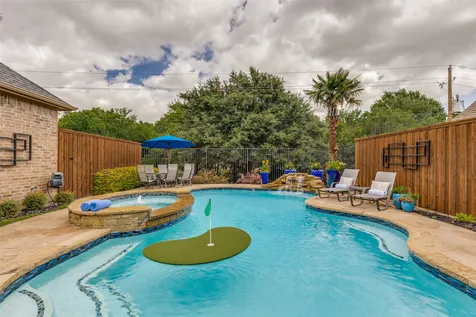 5213 Tennington Park Dallas TX 75287