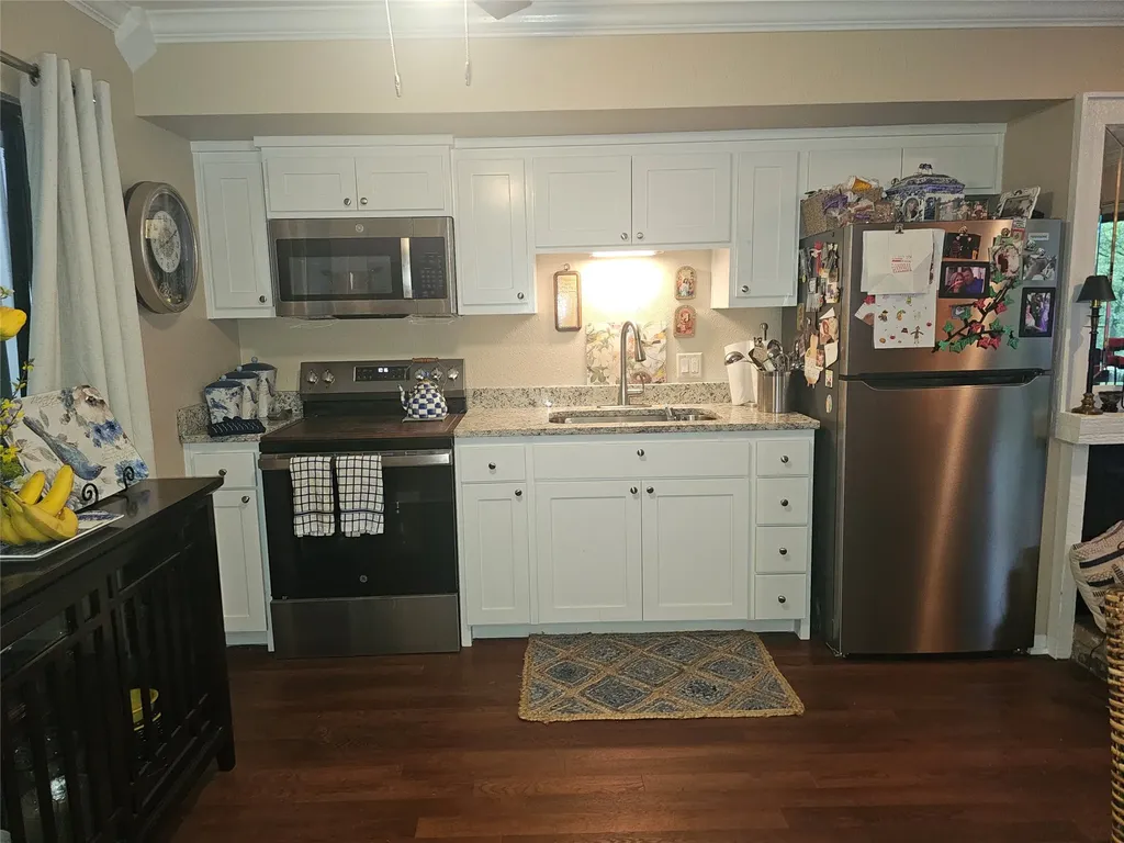 197 Holly Hill Circle Holly Lake Ranch TX 75765