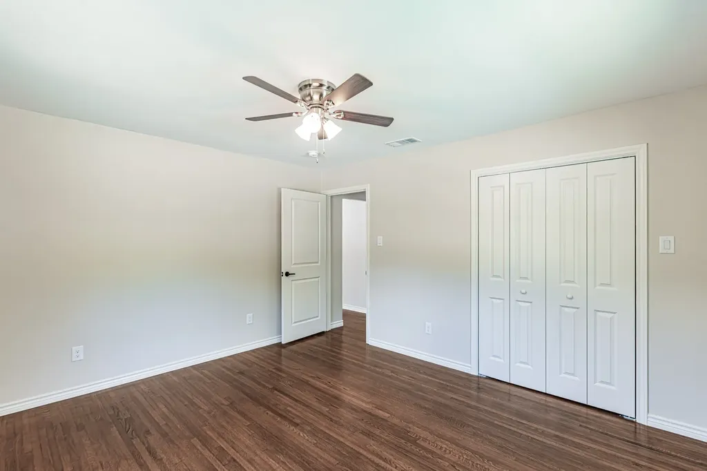 5700 Tracyne Drive Westworth Village TX 76114