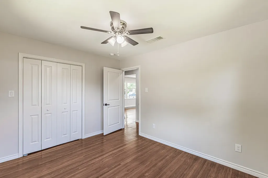 5700 Tracyne Drive Westworth Village TX 76114