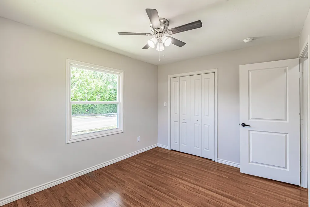 5700 Tracyne Drive Westworth Village TX 76114