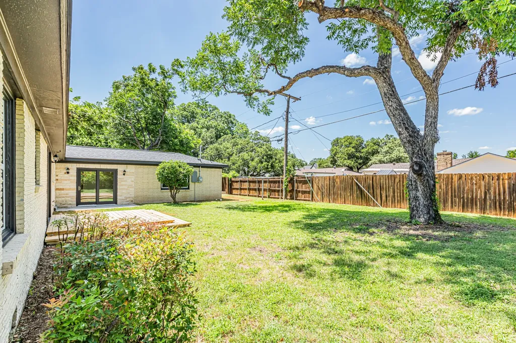 5700 Tracyne Drive Westworth Village TX 76114