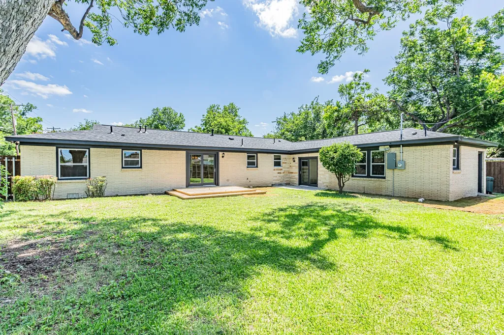 5700 Tracyne Drive Westworth Village TX 76114