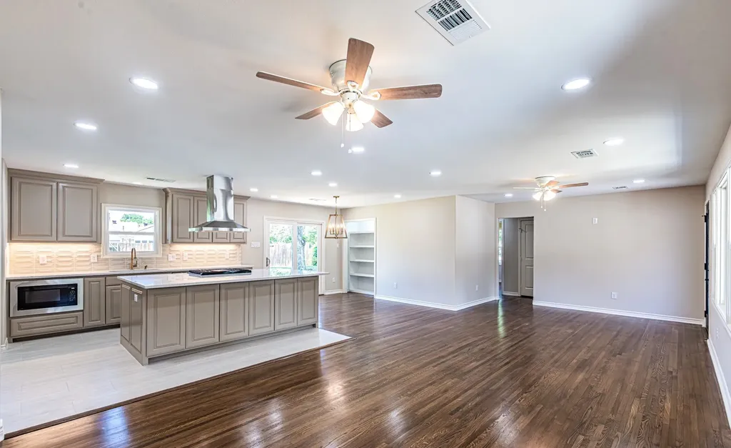 5700 Tracyne Drive Westworth Village TX 76114
