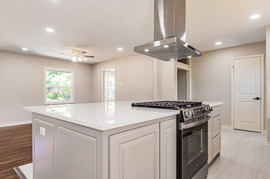 5700 Tracyne Drive Westworth Village TX 76114