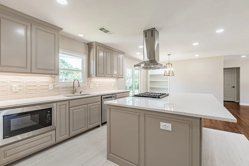 5700 Tracyne Drive Westworth Village TX 76114