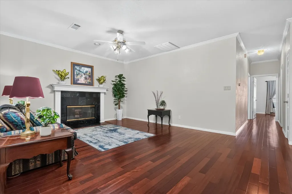 5424 Emerald Park Boulevard Arlington TX 76017