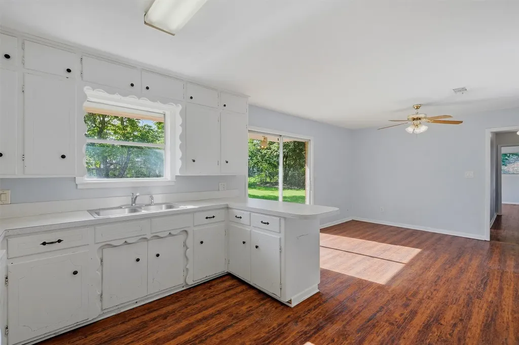901 Maple Street Howe TX 75459
