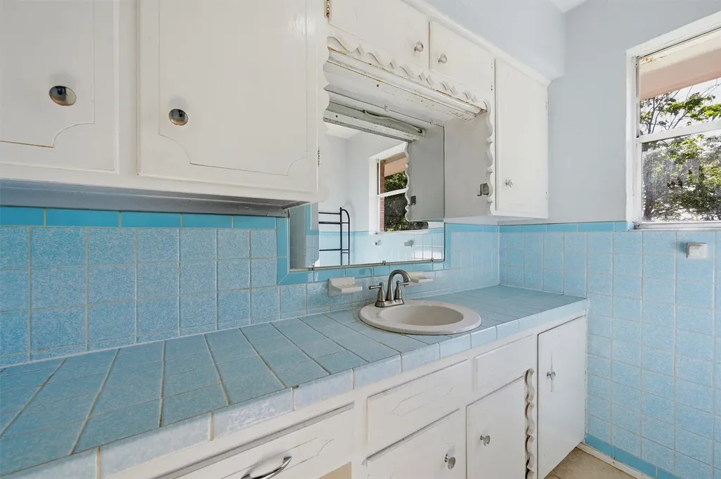 901 Maple Street Howe TX 75459