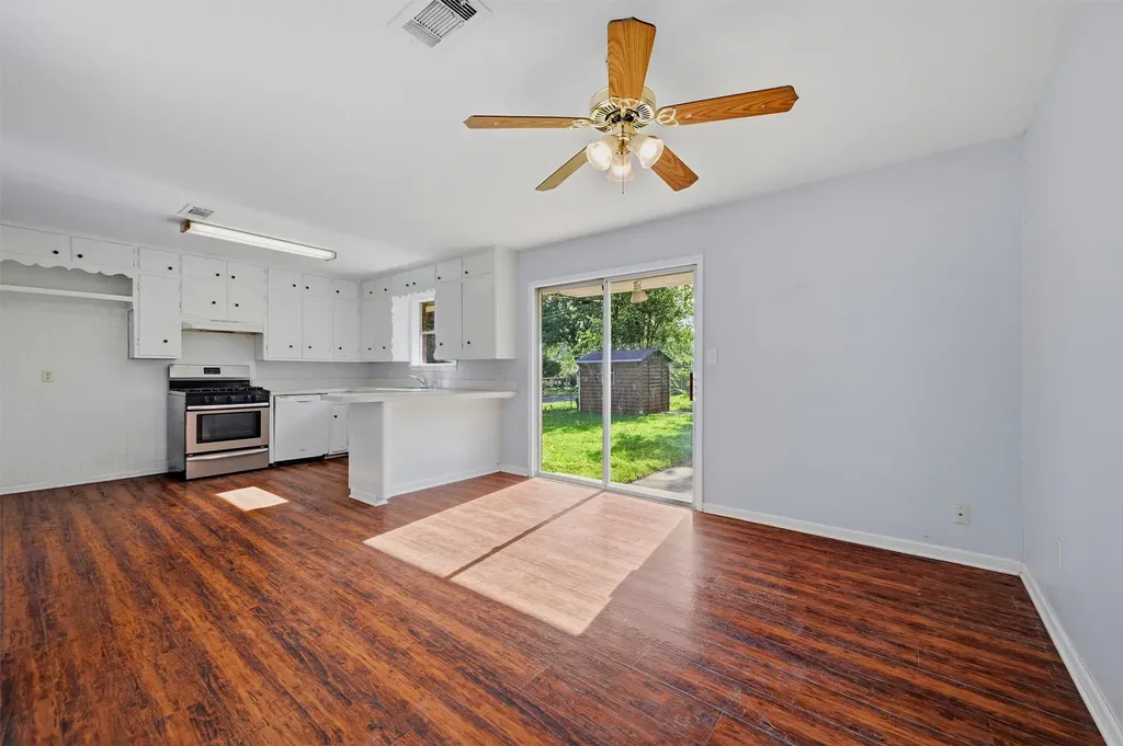 901 Maple Street Howe TX 75459