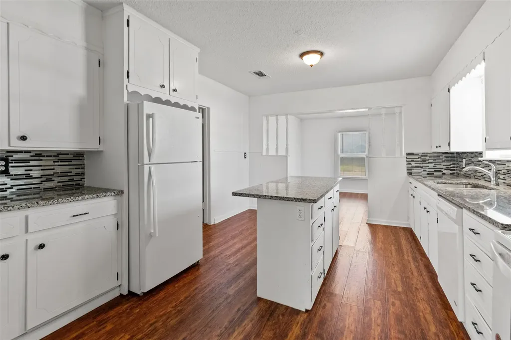 1050 W Dallas Avenue Cooper TX 75432