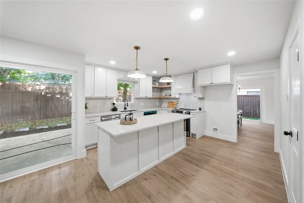 15746 Overmead Circle Dallas TX 75248