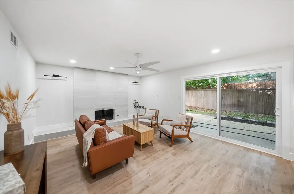 15746 Overmead Circle Dallas TX 75248