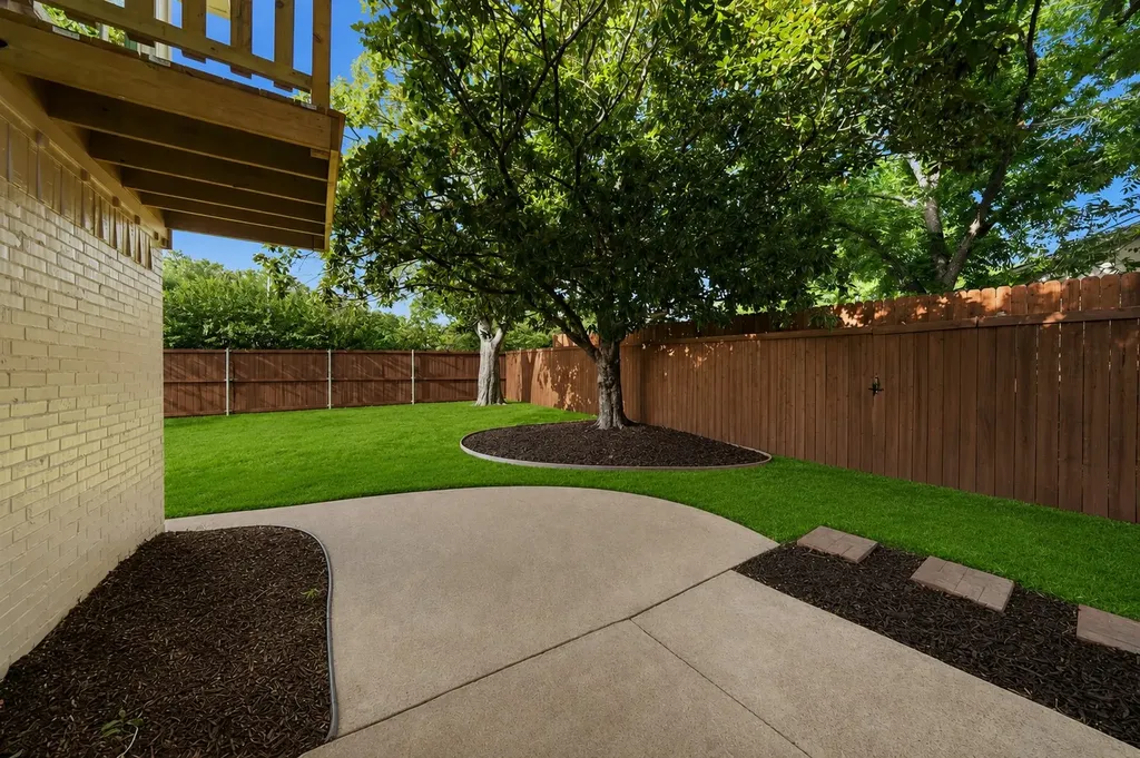 15746 Overmead Circle Dallas TX 75248