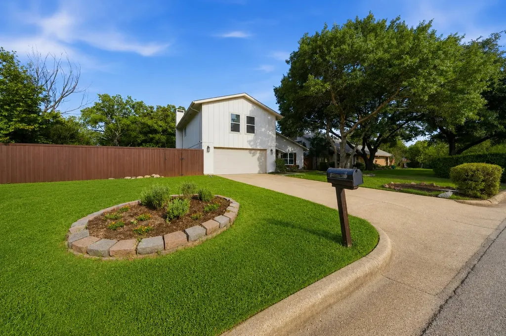 15746 Overmead Circle Dallas TX 75248