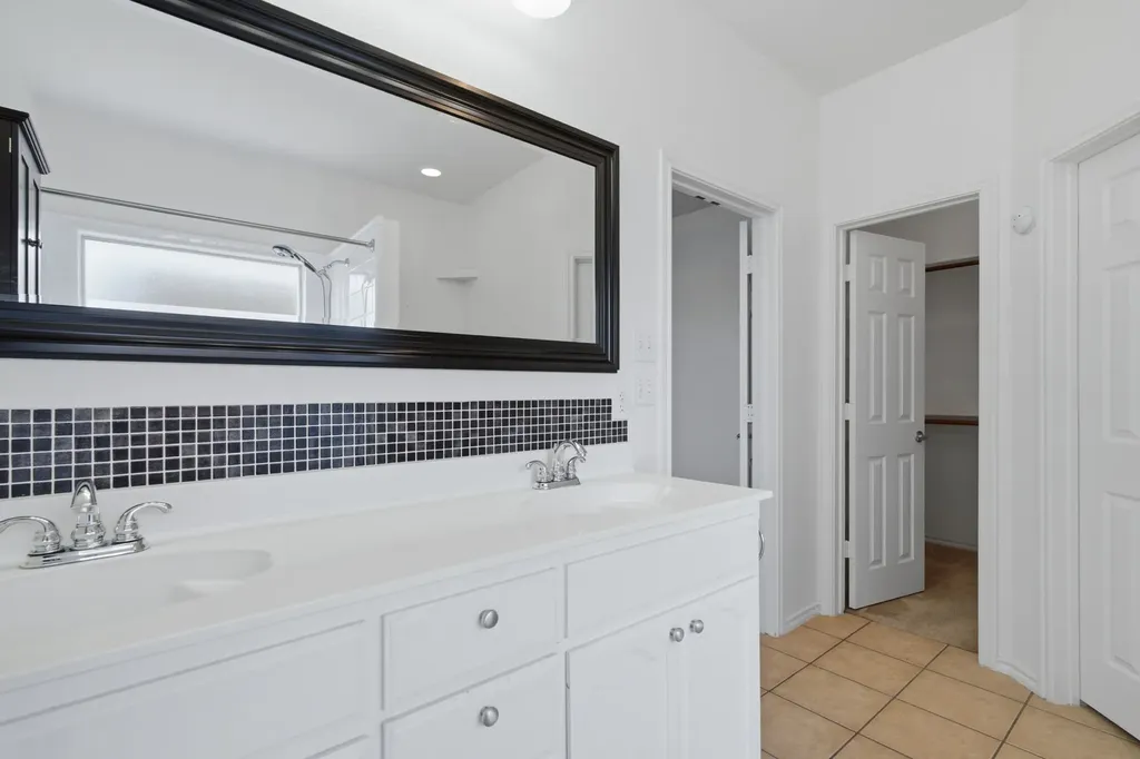10013 Bull Run Fort Worth TX 76177
