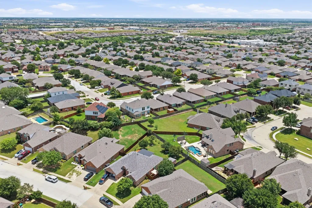 10013 Bull Run Fort Worth TX 76177