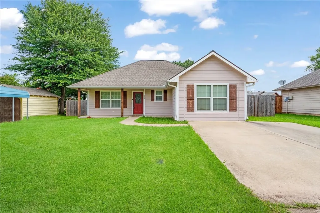 207 Chaffin Street Bonham TX 75418