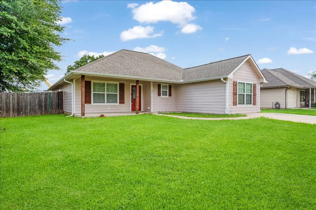 207 Chaffin Street Bonham TX 75418