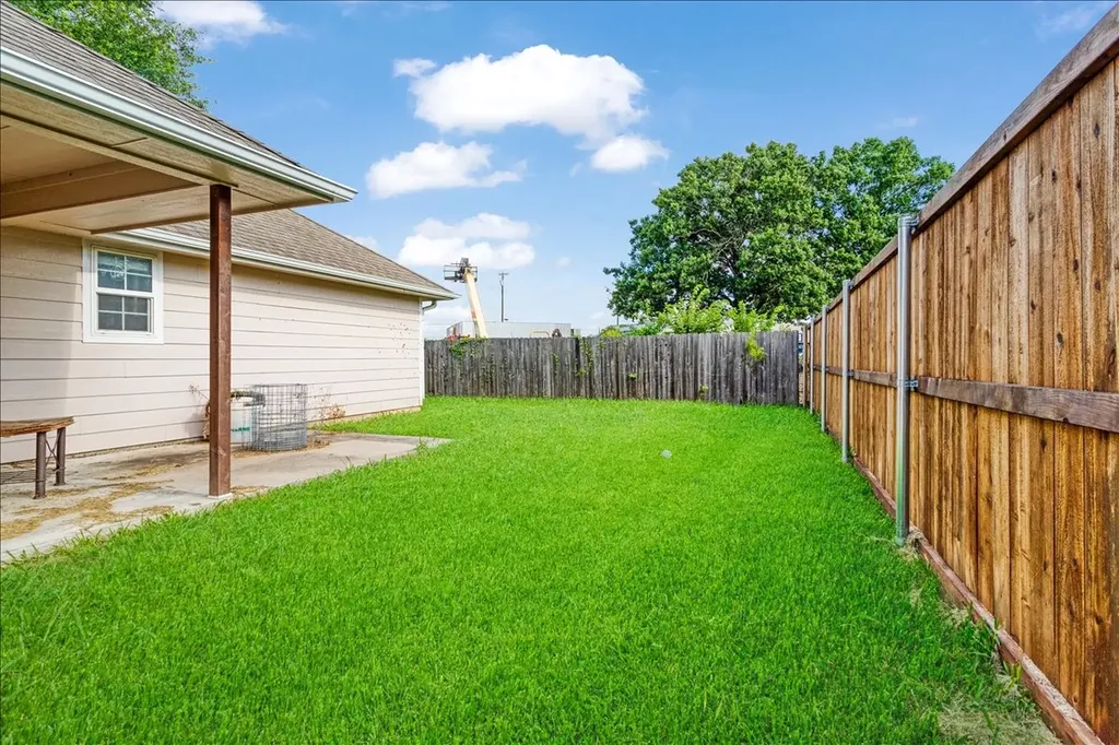 207 Chaffin Street Bonham TX 75418
