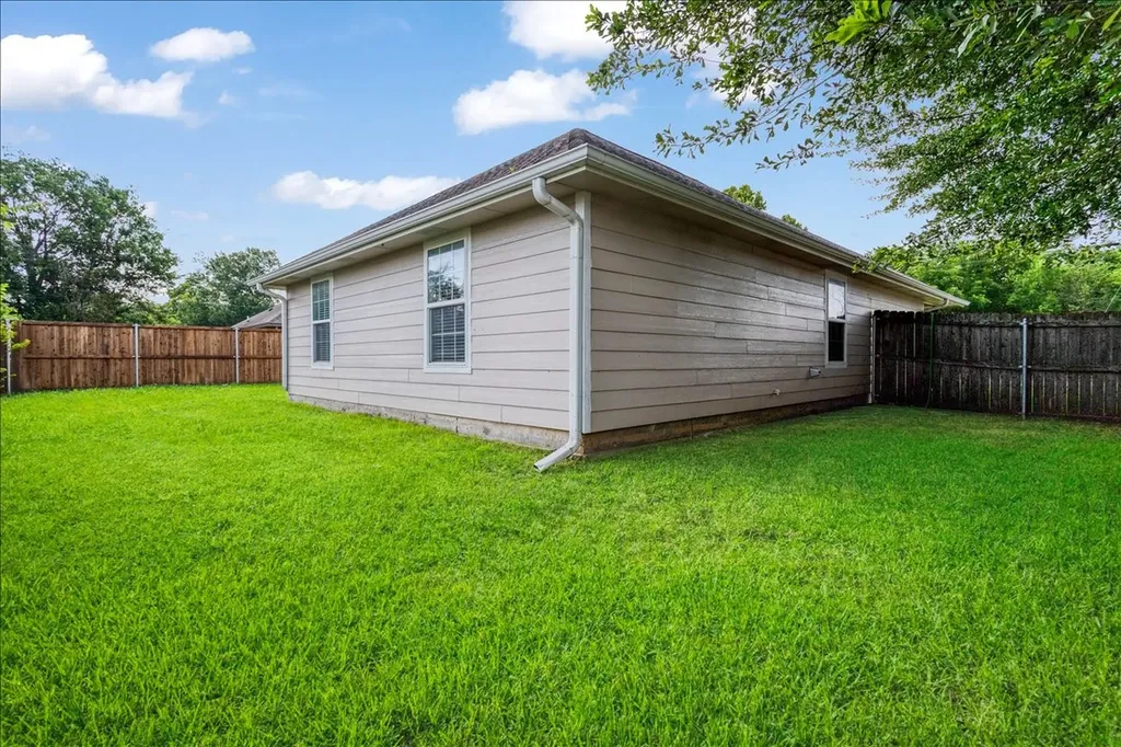 207 Chaffin Street Bonham TX 75418