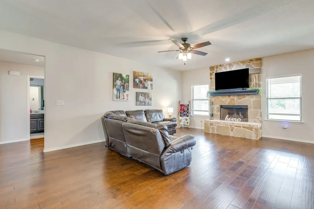 7809 Emersyn Drive Rio Vista TX 76093