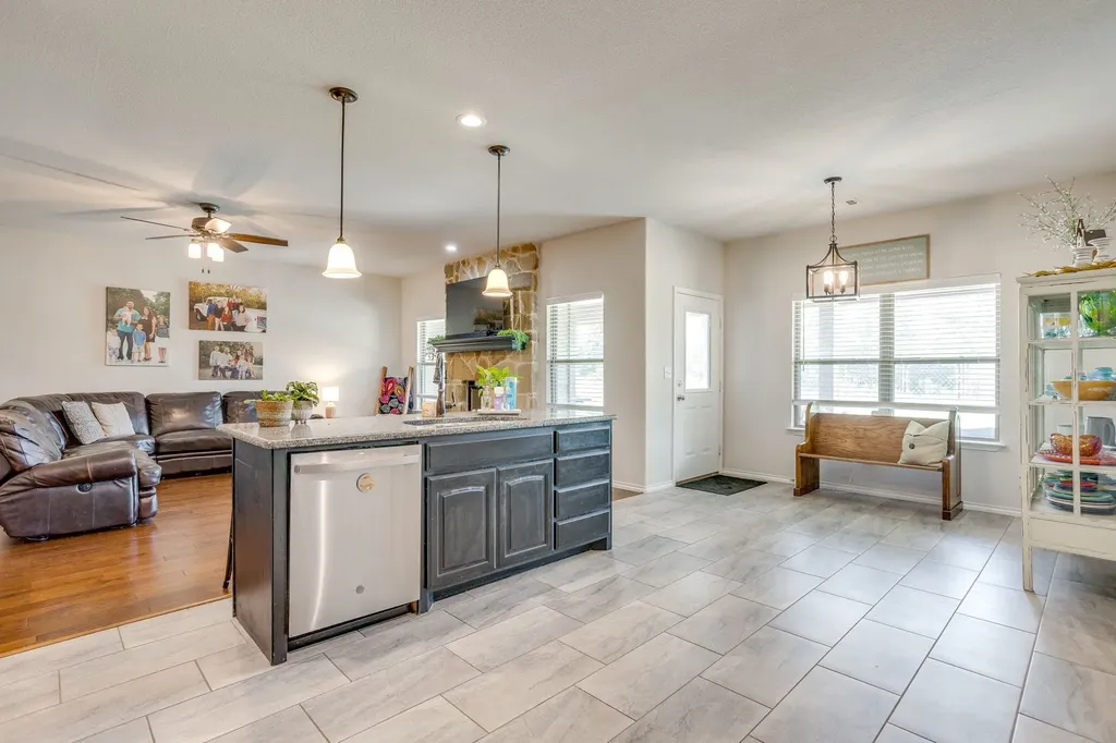 7809 Emersyn Drive Rio Vista TX 76093
