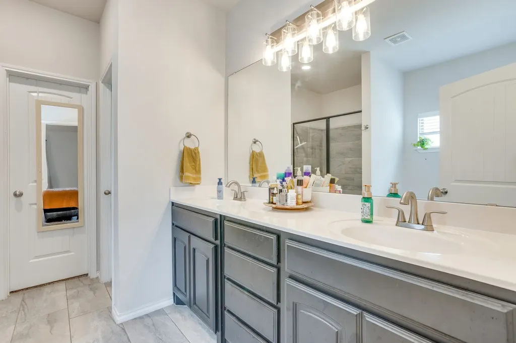 7809 Emersyn Drive Rio Vista TX 76093