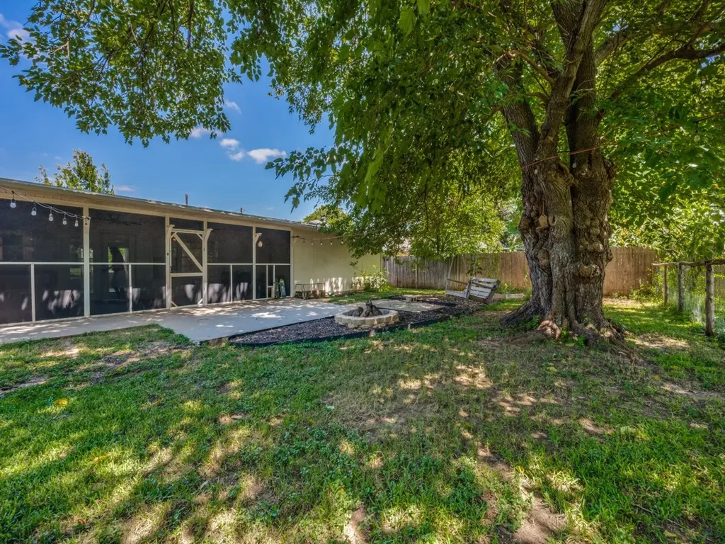1218 Warden Street Benbrook TX 76126