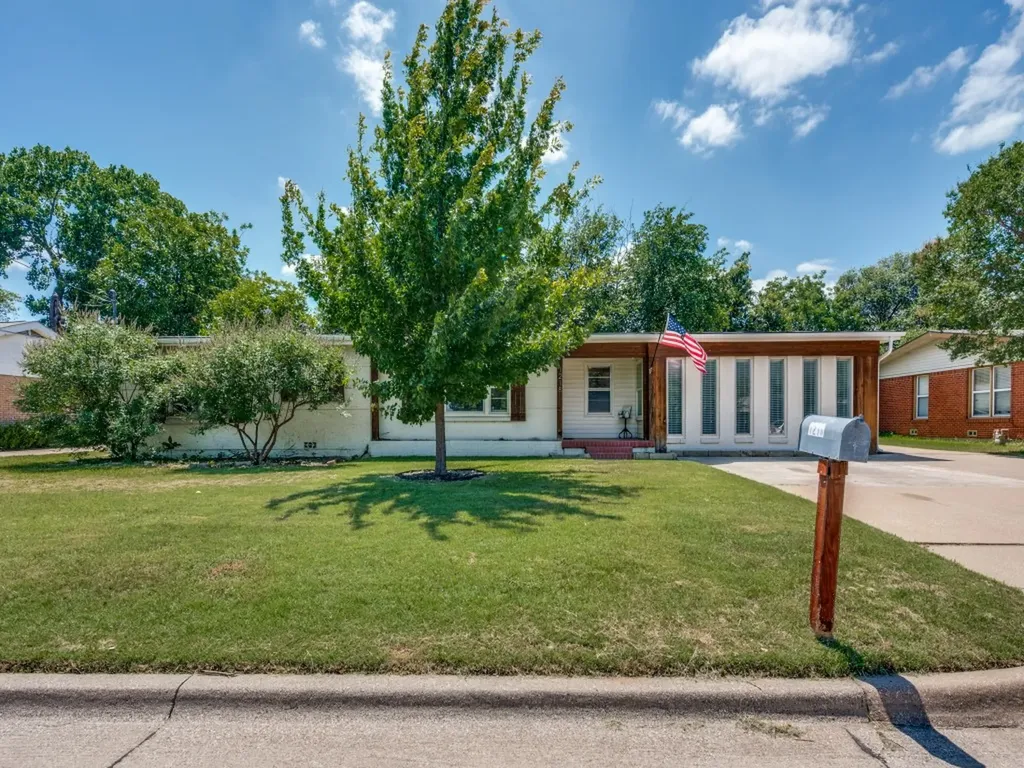 1218 Warden Street Benbrook TX 76126