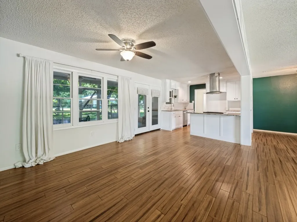 1218 Warden Street Benbrook TX 76126