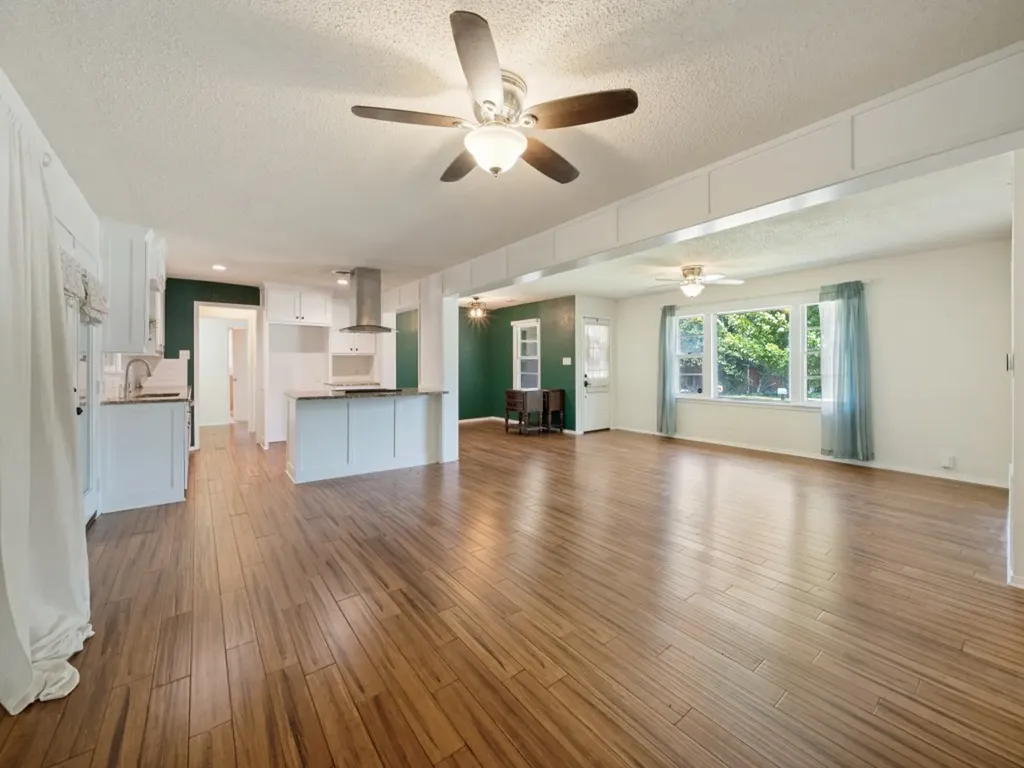 1218 Warden Street Benbrook TX 76126