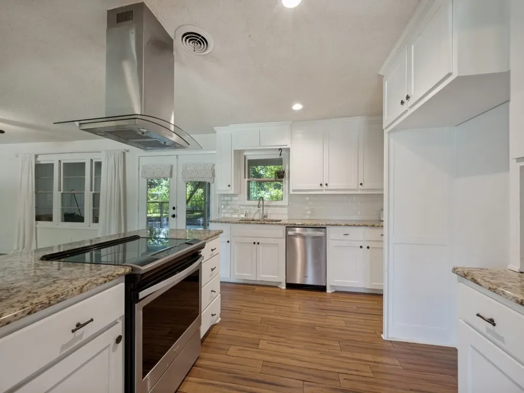 1218 Warden Street Benbrook TX 76126