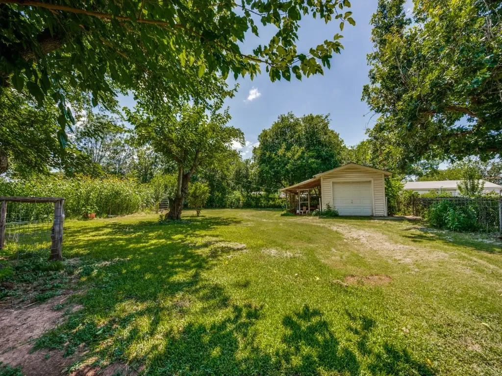 1218 Warden Street Benbrook TX 76126