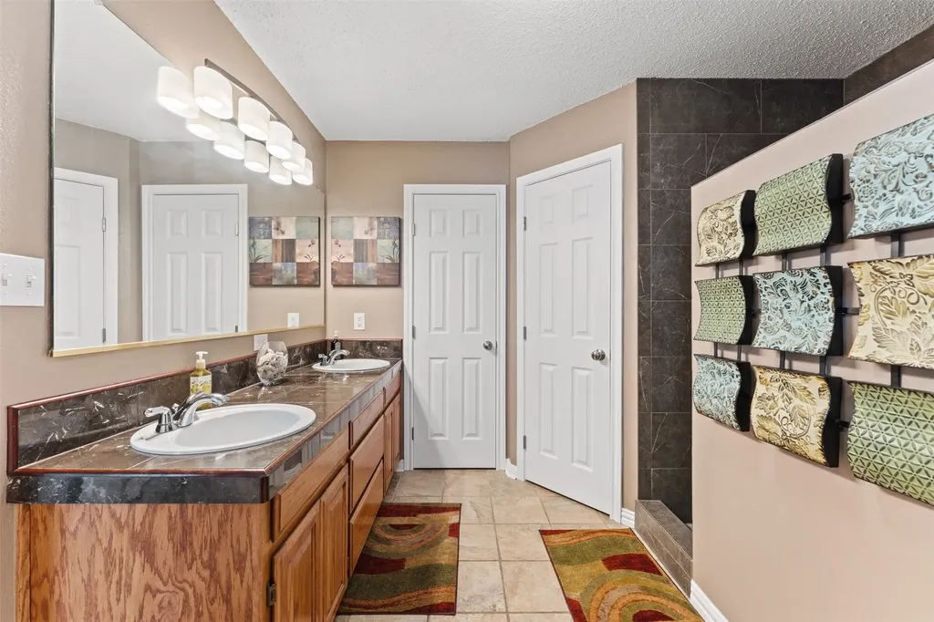 205 Onyx Drive Hewitt TX 76643