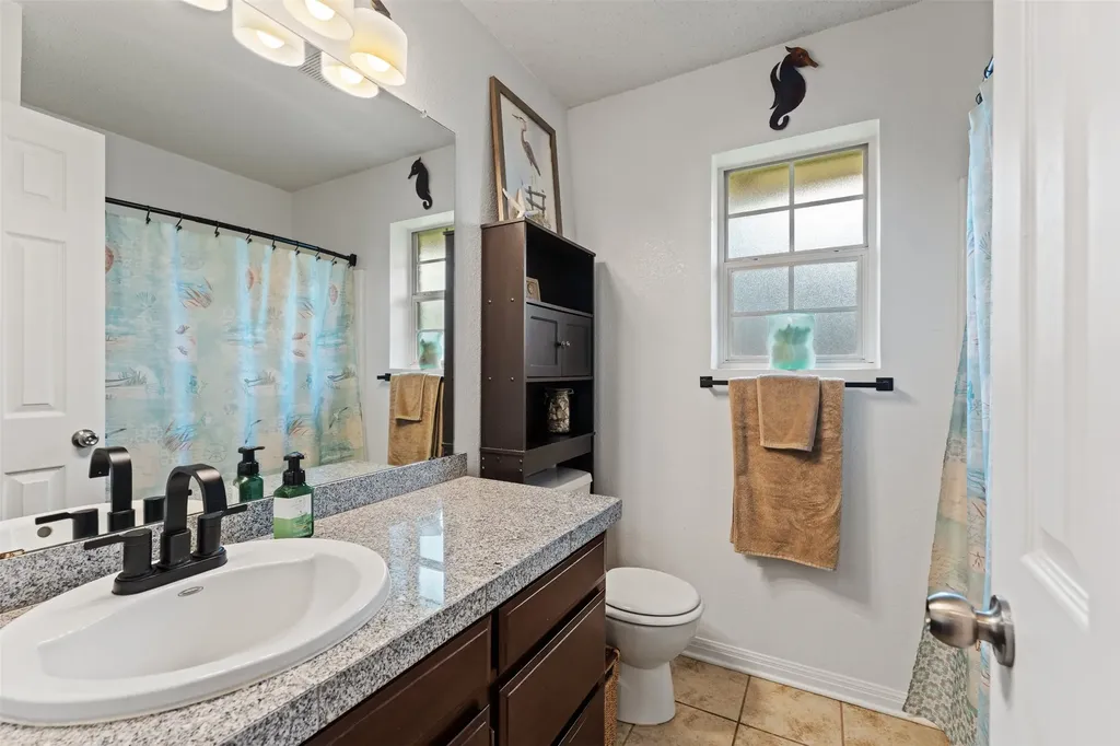 205 Onyx Drive Hewitt TX 76643
