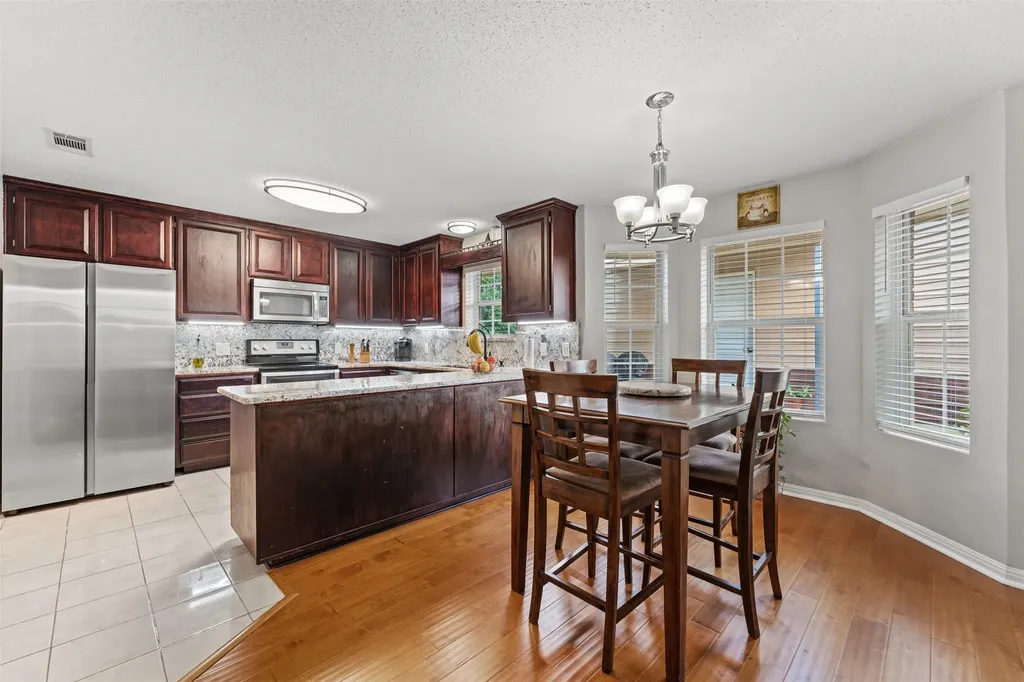 205 Onyx Drive Hewitt TX 76643