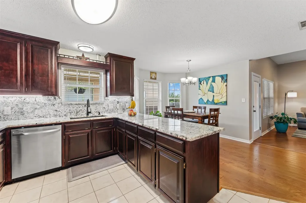 205 Onyx Drive Hewitt TX 76643