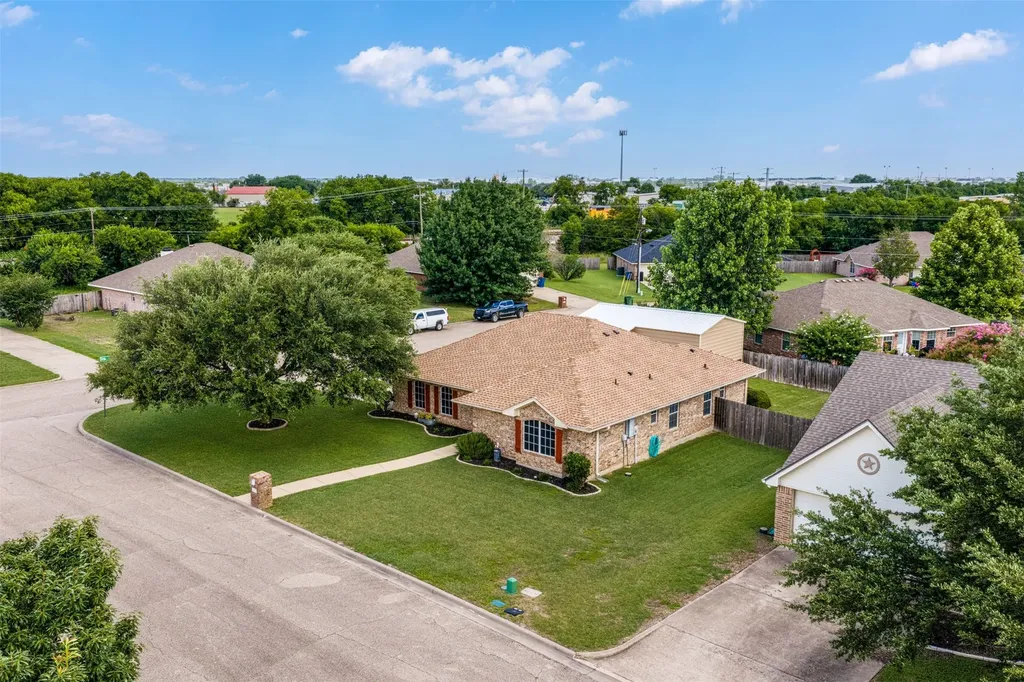 205 Onyx Drive Hewitt TX 76643