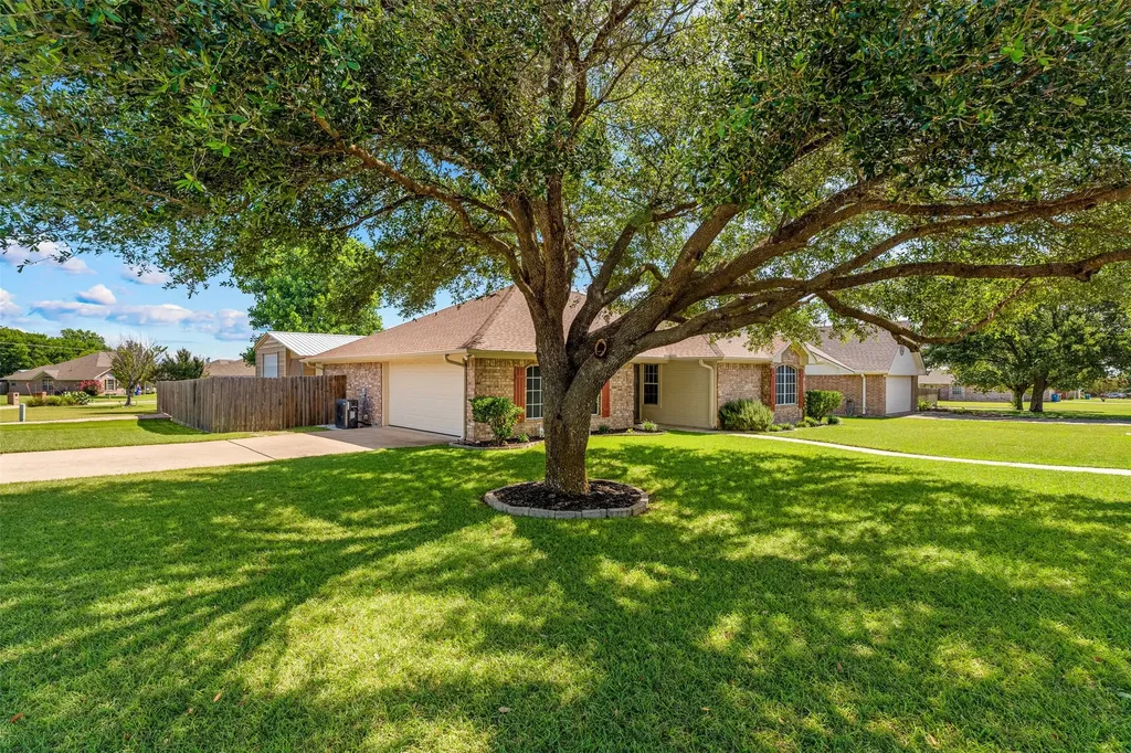 205 Onyx Drive Hewitt TX 76643