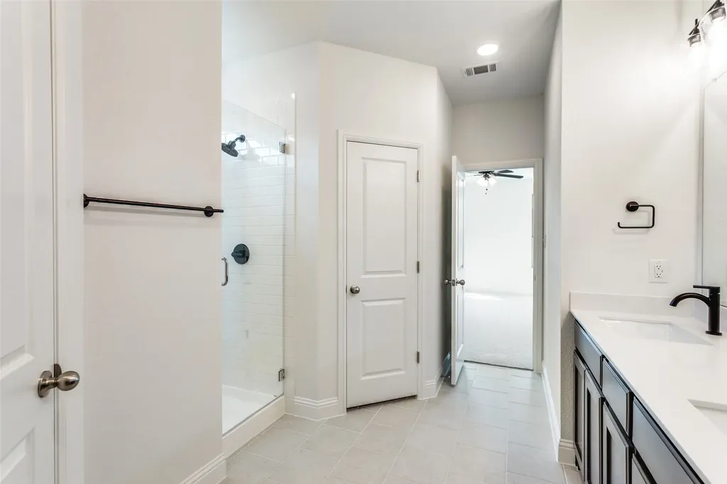 514 Hillcrest Circle Justin TX 76247