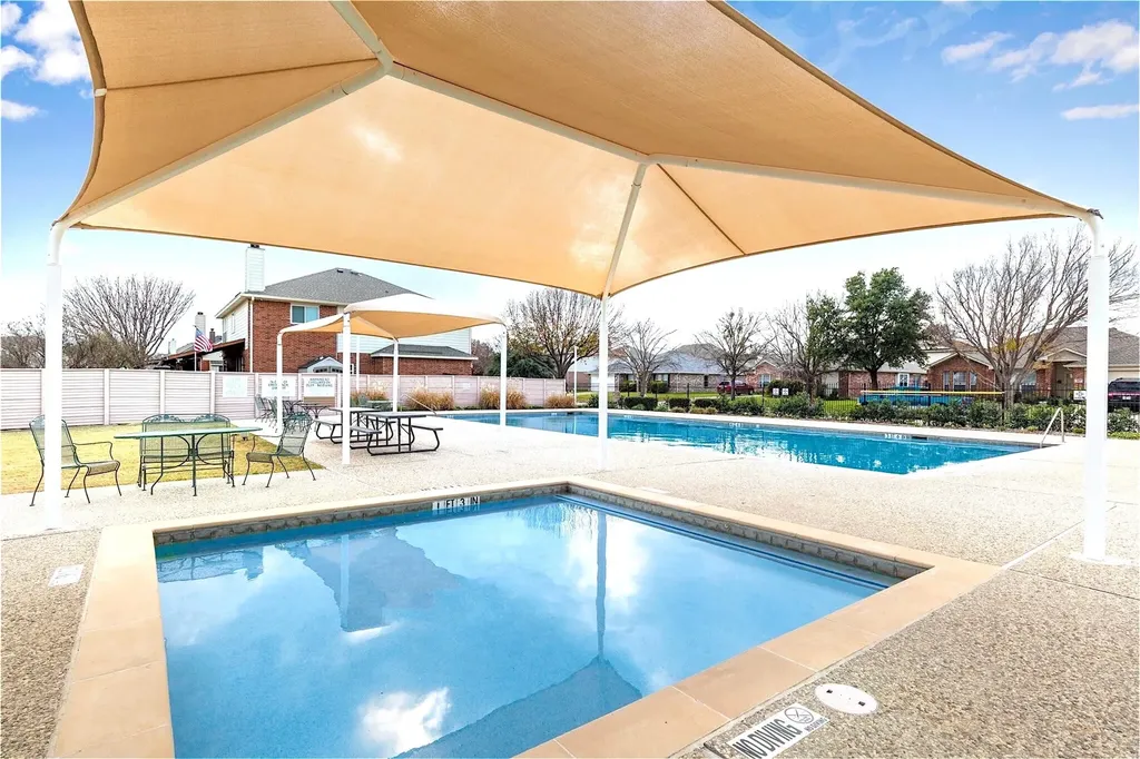 514 Hillcrest Circle Justin TX 76247