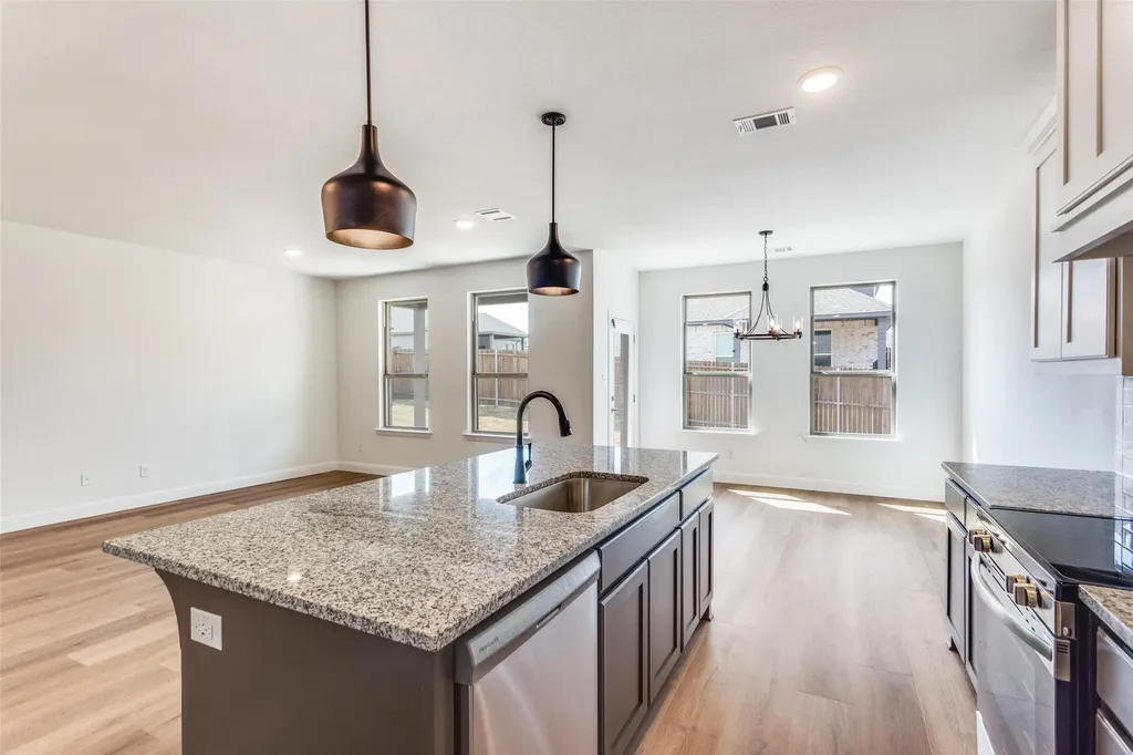 514 Hillcrest Circle Justin TX 76247