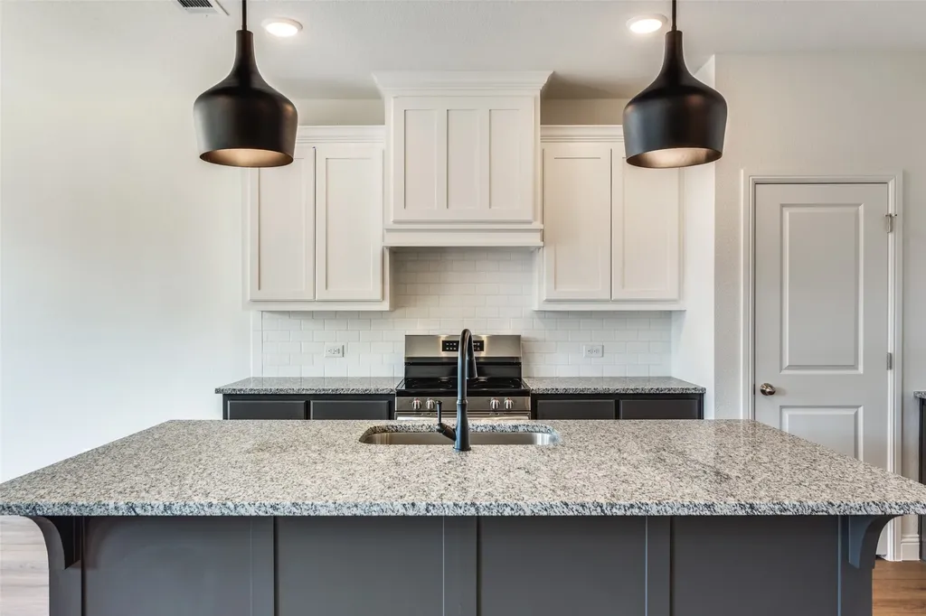 514 Hillcrest Circle Justin TX 76247