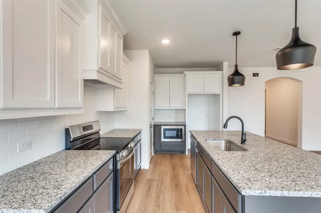 514 Hillcrest Circle Justin TX 76247