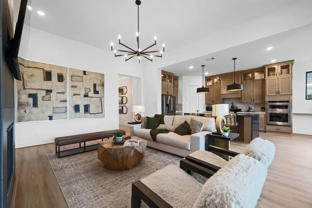 1605 Briscoe Benbrook TX 76132