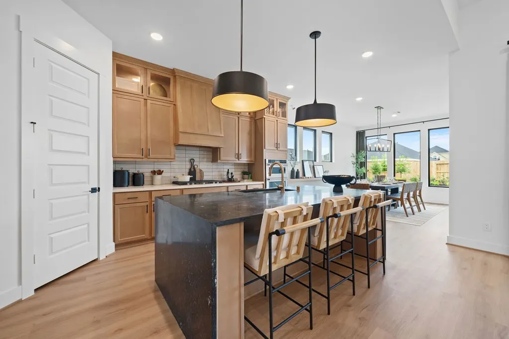 1605 Briscoe Benbrook TX 76132
