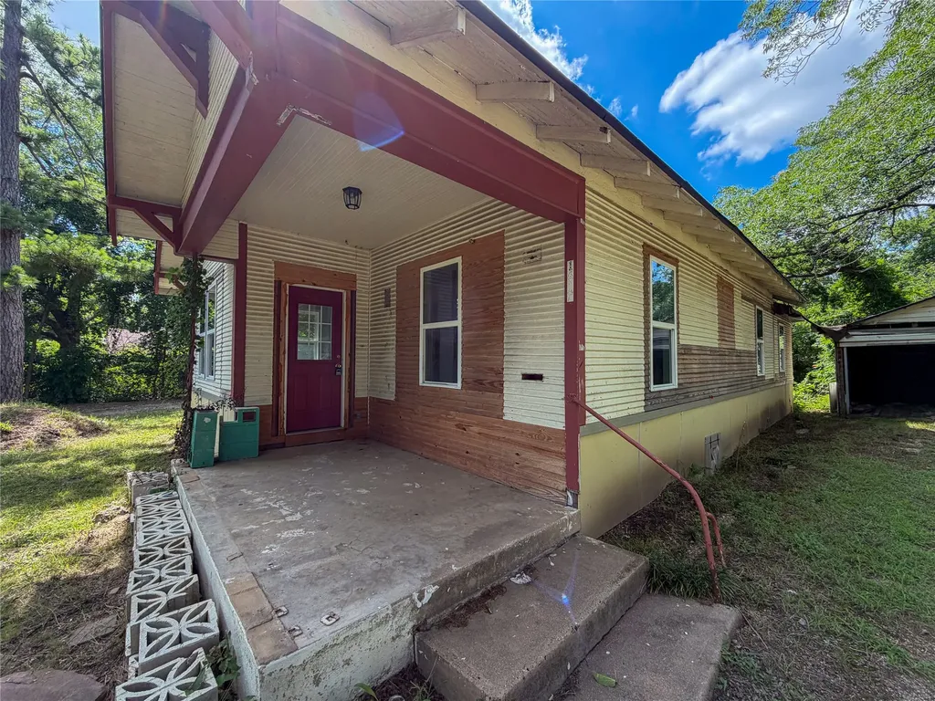1617 E College Street Sherman TX 75090