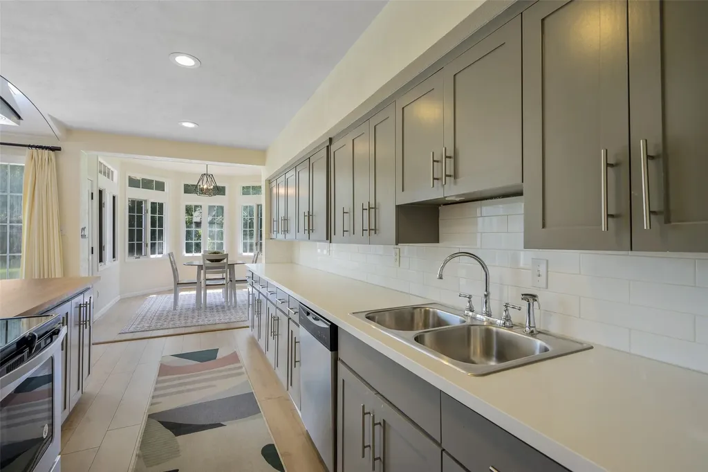 13536 Castleton Drive Farmers Branch TX 75234