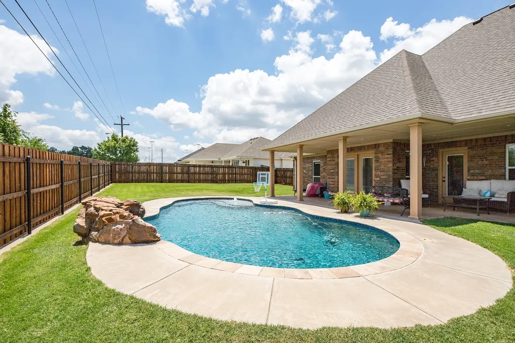 1004 Vineyard Lane Henrietta TX 76365